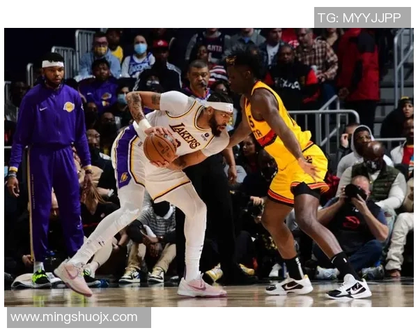 湖人对阵老鹰精彩比赛视频回顾与精彩瞬间分析